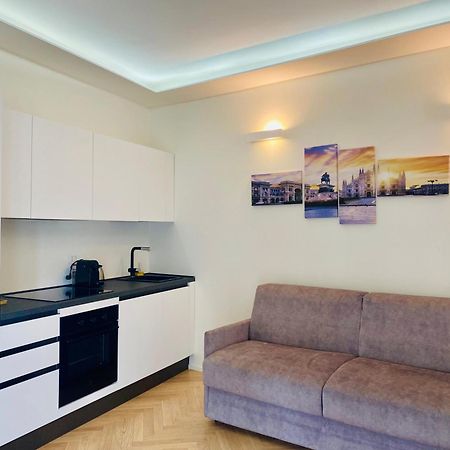 Sky View -Porta Nuova- Appartamento 2 Con Balcone Мілан Екстер'єр фото
