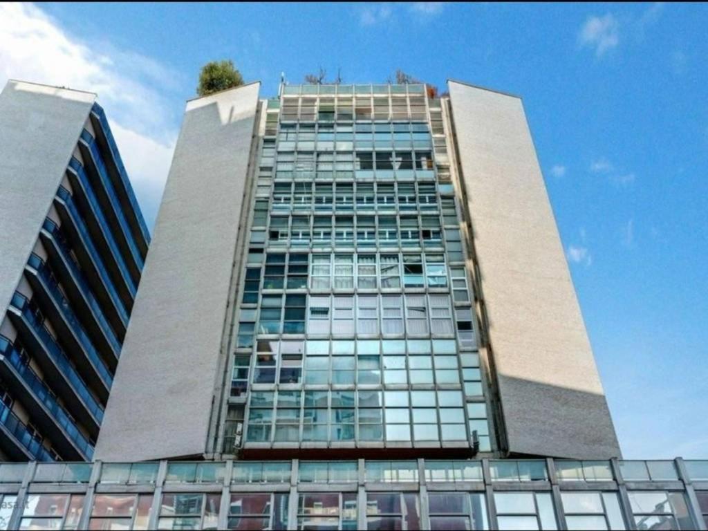 Sky View -Porta Nuova- Appartamento 2 Con Balcone Мілан Екстер'єр фото